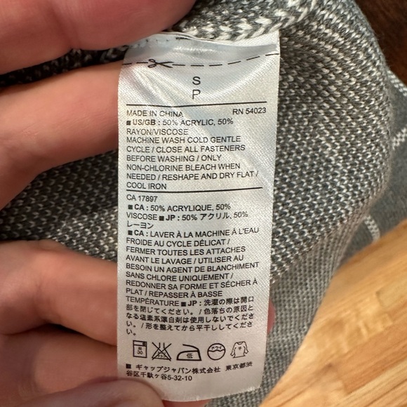 Banana Republic Gray Window Pane Cardigan - Picture 6 of 6